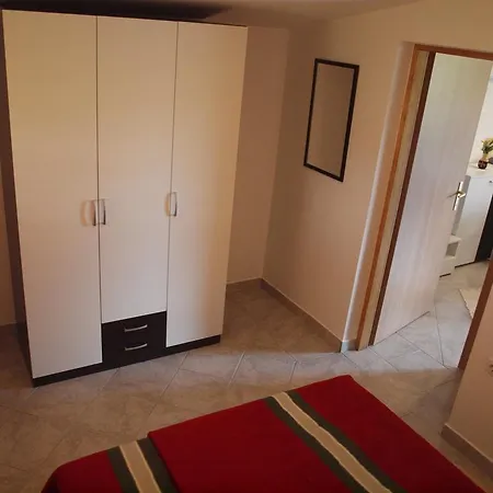 Apartment Nina I Bilja