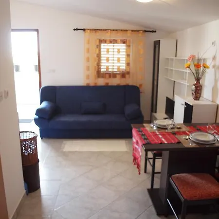 Nina I Bilja Apartmani 아파트