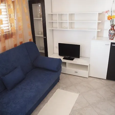 Apartment Nina I Bilja